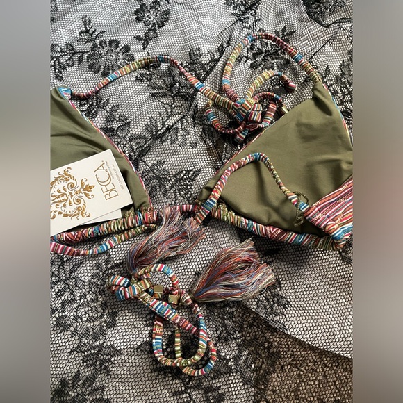 BECCA BY REBECCA VIRTUE
Cheryl Triangle Bikini Top - Picture 5 of 9